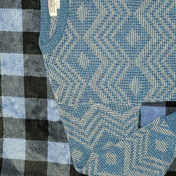 Vintage. Made in USA. CC SPORT. 💯 Acrylic. Crewneck sweater.  Women's Medium - Picture 6 of 15